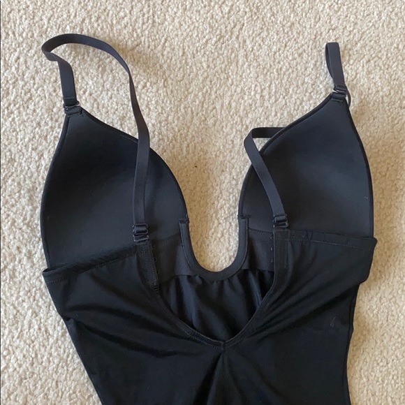 Spanx Fancy Plunge Low Back Mid Thigh Bodysuit - Picture 5 of 7